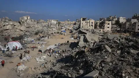 Military Armored Vehicles Advance into Key Gazan Civilian Area